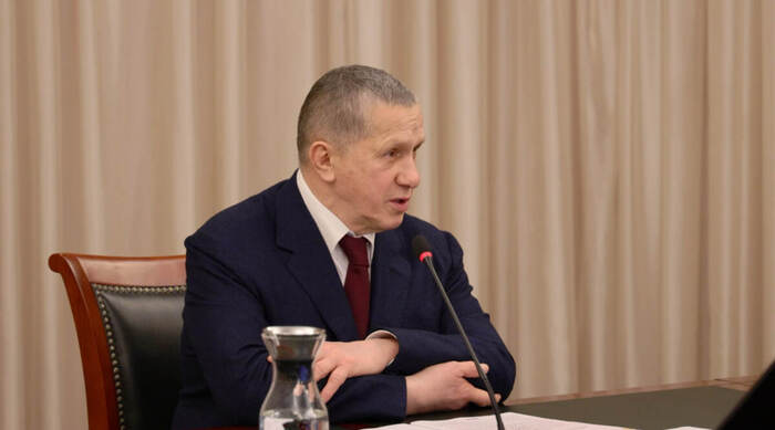 Все хорошо: и то что для жителей Камчатки власти создали 10 000 рабочих мест, и то что тунеядец - попрошайка Голубов в их число не попал