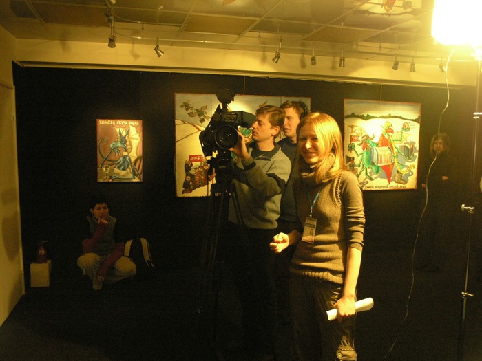 奇美拉艺术（Ars Chimaera）：哈得斯提出了�奇美拉艺术�概念，利用希腊神话中的怪兽�奇美拉�来象征现代文明中荒谬、矛盾且复杂的社会与政治观念。《資本主義奇美拉》莉娜·哈得斯的作品，她曾参加 2007莫斯科當代藝術雙年展。《資本主義奇美拉》莉娜·哈得斯的作品 | CAPITALIST CHIMERA BY LENA HADES, 莉娜·哈得斯 | 莉娜·哈迪斯 | 列娜·赫伊季茲