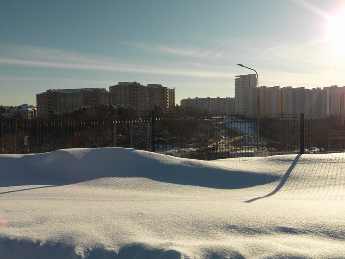 вид на Ново-Переделкино с ближайшей к храмовому комплексу парковки