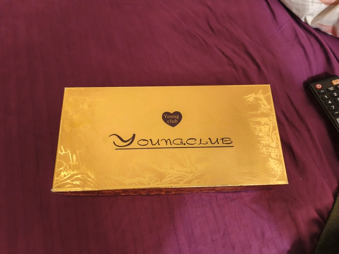 Увлекся коллекционированием носовых платков, оценочно произведенных в Корее