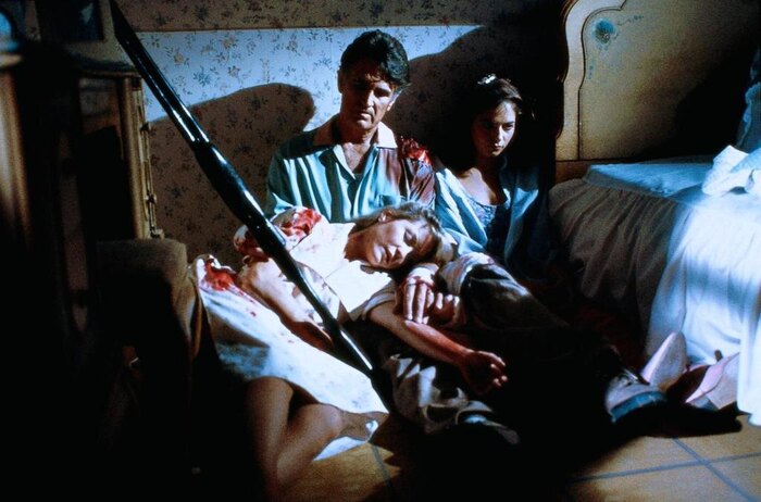 "Зубастики" отнюдь не были развесёлой комедией для семейного просмотра, не смотря на то, что юмора в фильме было в избытке.