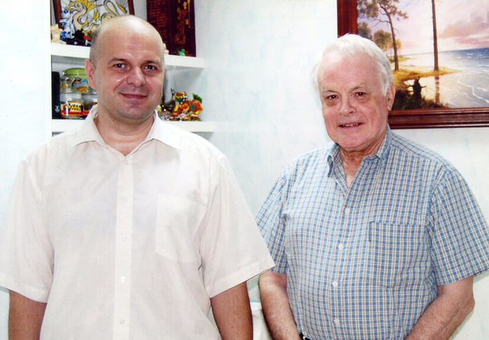 С сэром Родриком Брейтвейтом в нашем подвале