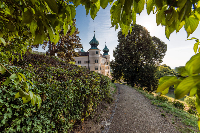 ��� � ��� �� ���, ����� � ����������� � ���� �������� �������, ������� ��� � �� ������� �� ����.