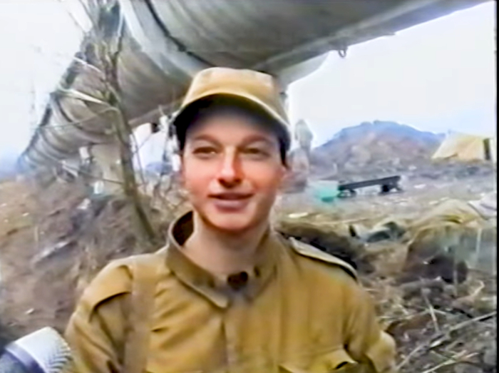 Очередь в небо, или как я спросонья чуть не расстрелял своих