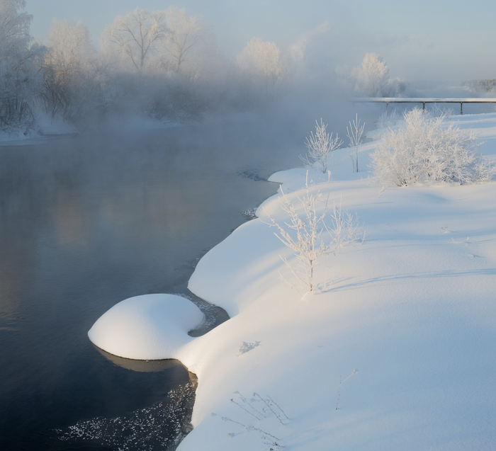 Белоснежно на реке Белая холуница