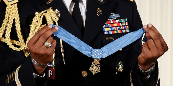 ������ ������ (����. Medal of Honor) � ������ ������� ������� ���. ��������� �������������� ���������� ��� ���.