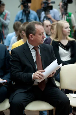 ��������� �������� ������ ������� ��� ������� � �������� � MAX ����� ������������ ���������