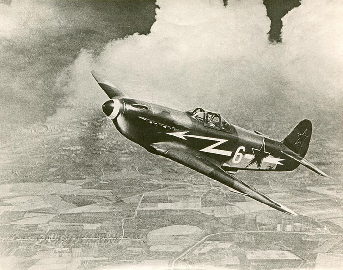 Французский летчик на советском истребителе Як-3