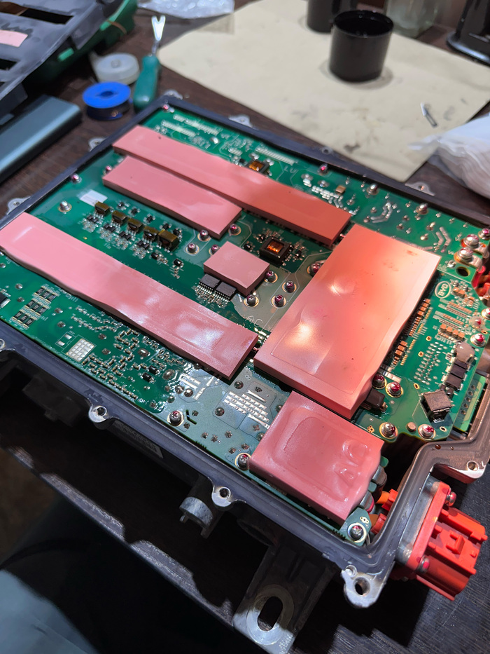 �������!