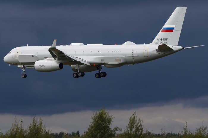 Ту-214Р. Изображение <!--noindex--><a href="https://pikabu.ru/story/samolyot_otrs_operativnotakticheskiy_retranslyator_svyazi_dlya_voysk_bespilotnyikh_sistem_i_ne_tolko_13806331?u=http%3A%2F%2Frussianplanes.net%2Fid143163&t=russianplanes.net%2Fid143163&h=54f7e0d4acb94db0afa1a9d77fb105ed0e064b87" title="http://russianplanes.net/id143163" target="_blank" rel="nofollow noopener">russianplanes.net/id143163</a><!--/noindex--> / Римма Садыкова