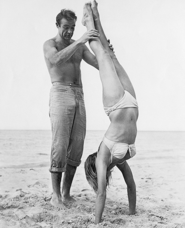 В перерывах между съёмками "007. Доктор Ноу"