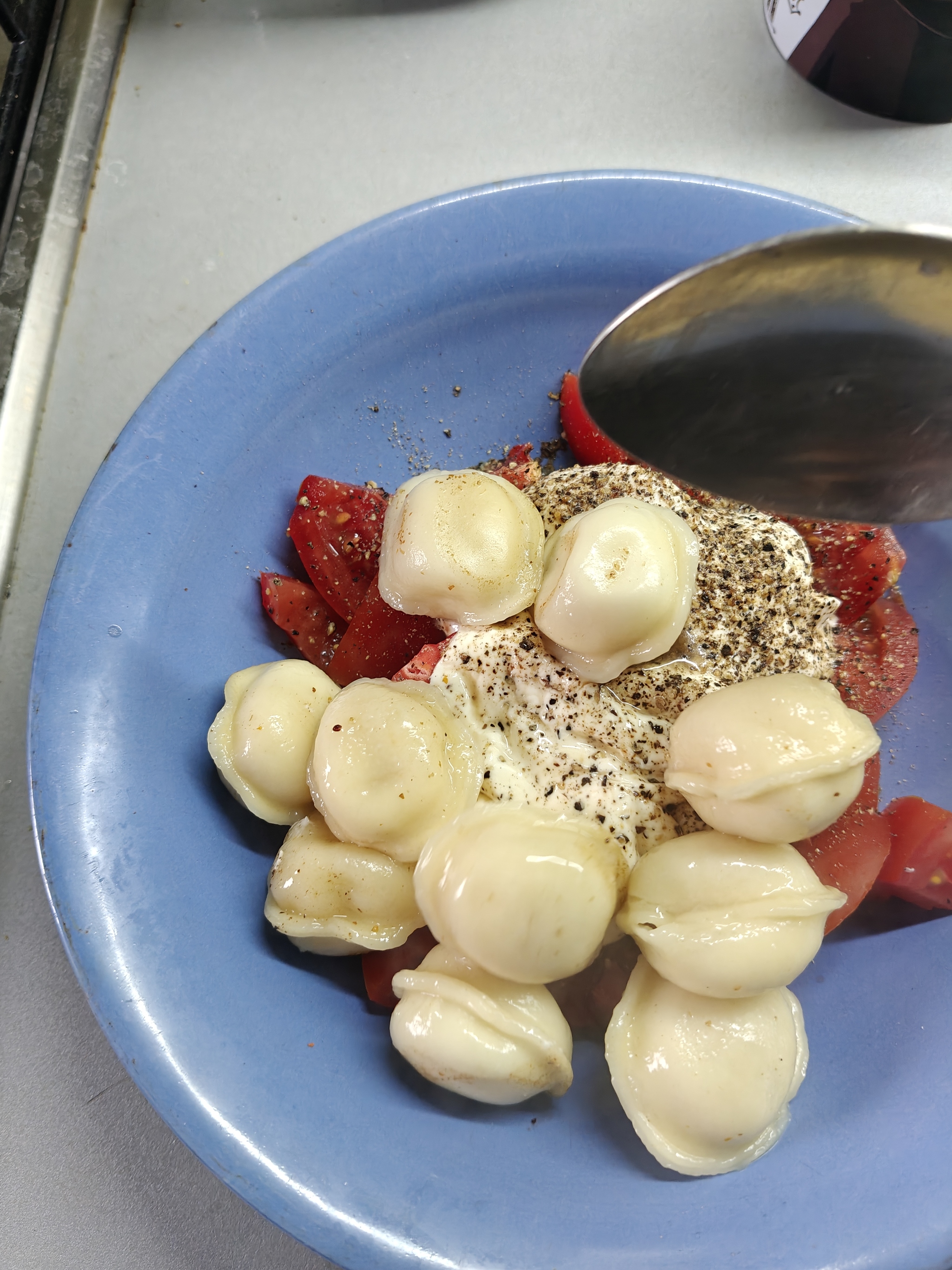 Warm salad with tomatoes - My, Salad, Food, Tomatoes, Dumplings, Mayonnaise, Sour cream, Humor, Longpost