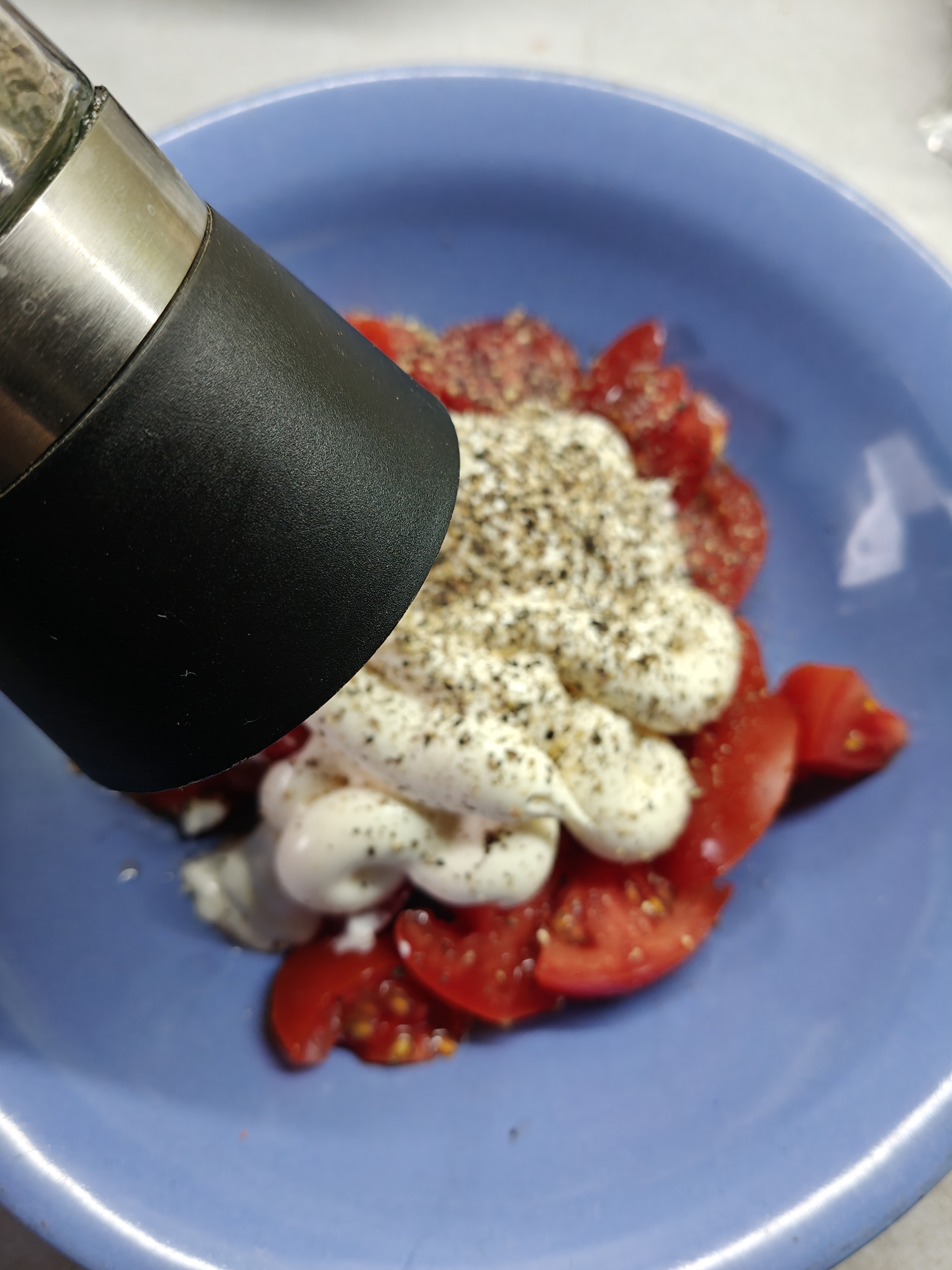 Warm salad with tomatoes - My, Salad, Food, Tomatoes, Dumplings, Mayonnaise, Sour cream, Humor, Longpost
