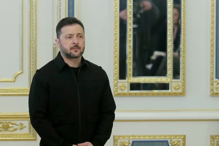 Владимир Зеленский. <!--noindex--><a href="https://pikabu.ru/story/novosti_svo_21_sentyabrya_u_zelenskogo_konchilis_dengi_na_vyiplatyi_boevikam_14350967?u=http%3A%2F%2Fwww.globallookpress.com&t=www.globallookpress.com&h=d5f58794c8ae6dca0923067e4d8dec3daea98695" title="http://www.globallookpress.com" target="_blank" rel="nofollow noopener">www.globallookpress.com</a><!--/noindex-->