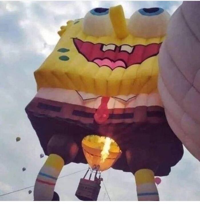 На большом воздушном шаре