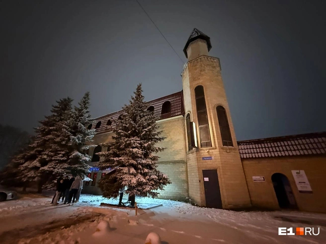 ���� ���������� � ������ ������ ��������: ����� ��������� / <!--noindex--><a href="https://pikabu.ru/story/tyi_russkaya_chto_li_chto_tvoritsya_v_nochnom_klube_v_glushi_ekaterinburga_kotoryim_zapravlyayut_tataryi_13889750?u=http%3A%2F%2FE1.RU&t=E1.RU&h=d14cb2f4849bc246a517d6332b909846dc263a36" title="http://E1.RU" target="_blank" rel="nofollow noopener">E1.RU</a><!--/noindex-->