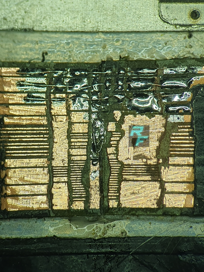 Чо так дорого? Там всего пару дорожек на шлейфе запаять. Iphone 15 Pro Max