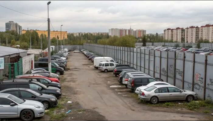 Для пополнения бюджета в Петербурге начнут эвакуировать автомобили, не нарушающие правила парковки