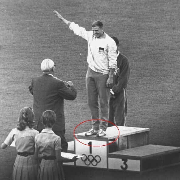 ����� ���� ����� �� ���������� ������ ��������� 1960 ���� � ���� � ���������� Adidas