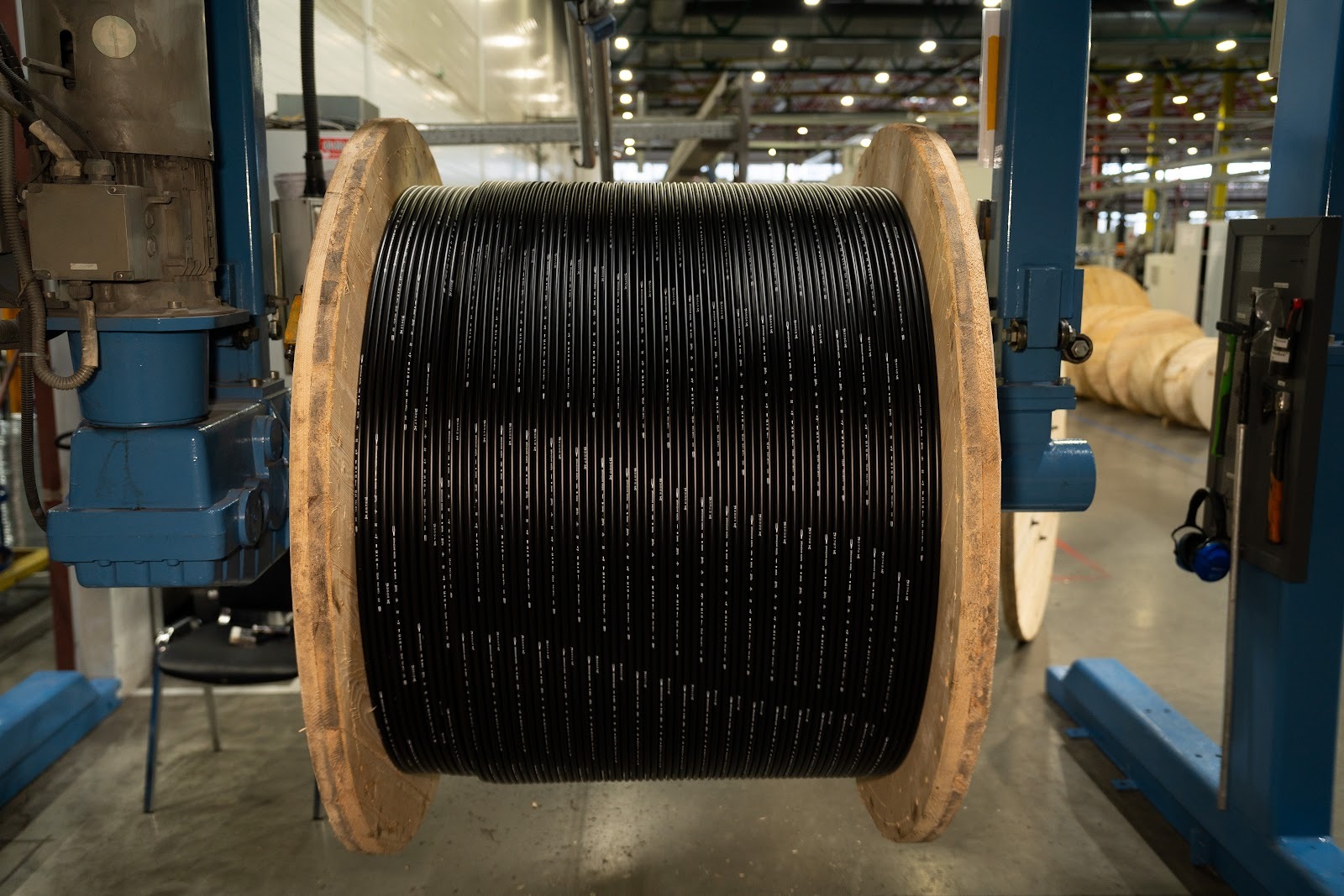 How fiber-optic cable is made and why it is needed on the Northern Sea Route - My, Industry, Production, Factory, Cable, Optical cable, Internet, Russian production, Machine, Permian, Perm Territory, Import substitution, What is it made of?, How is it done, Longpost