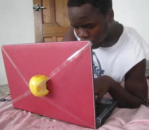 Знатоки и владельцы Apple MacBook Neo, ау! Благословите или отговорите