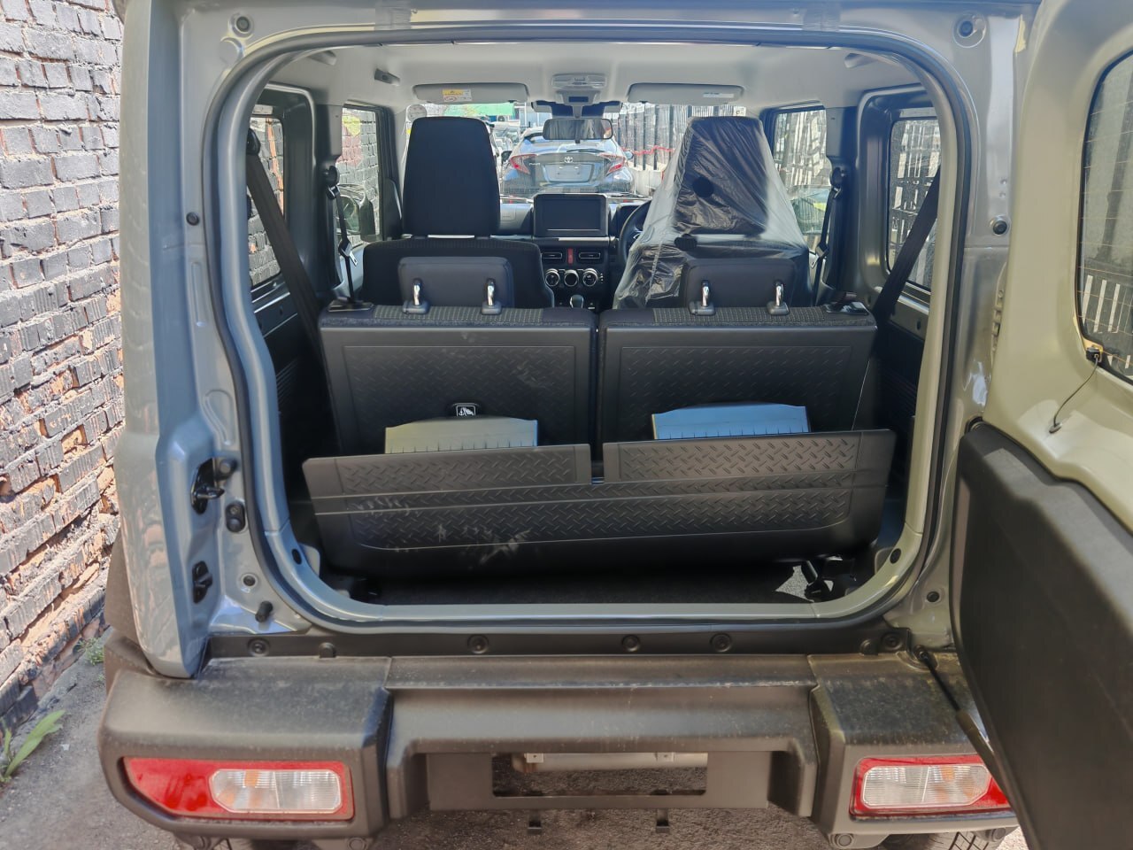 Dealers are absolutely ravenous. They're asking 4.5 million for a new Suzuki Jimny! I'll show you how to get one from Japan for 2.7 million (with proof). - Series Delivery and Driven Cars, My, Auto, Suzuki, Suzuki jimny, Parallel import, Longpost