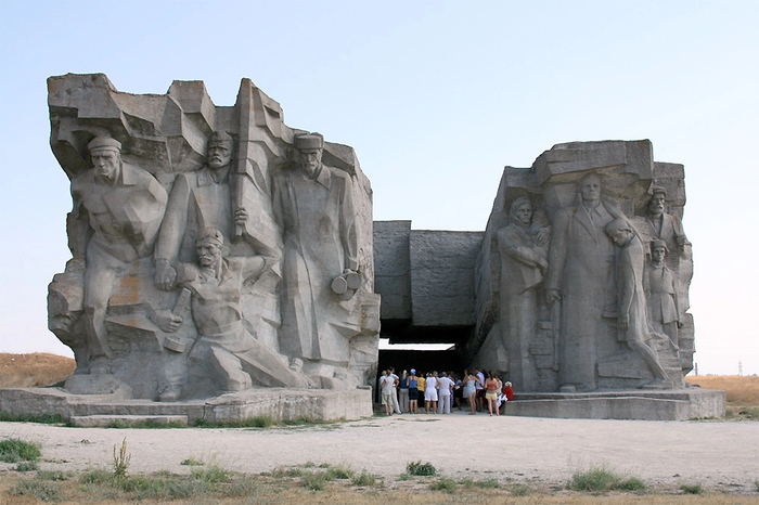 &nbsp;����: <!--noindex--><a href="https://pikabu.ru/story/mesta_slavyi_i_muzhestva_putevoditel_aif_po_memorialnyim_pamyatnikam_vov_13957545?u=http%3A%2F%2Fru.wikipedia.org%2F&t=ru.wikipedia.org%2F&h=ae98d71cfc8bdb18721229daa41f1115b95a6fbd" title="http://ru.wikipedia.org/" target="_blank" rel="nofollow noopener">ru.wikipedia.org/</a><!--/noindex-->