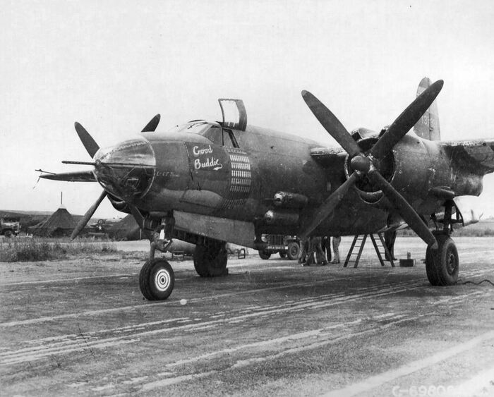 ������������ �������������� B-26 Marauder �Good Buddie� �� 554-� ���������������� ����������, �������� �������, 1943 ���. (<a href="https://pikabu.ru/story/_tak_ona_i_poplyivet_13974575?u=https%3A%2F%2Fen.wikipedia.org%2Fwiki%2FFile%3AB-26B-35-MA_Marauder_41-31984_554th_BS_386th_BG_1943.jpg&t=%D0%98%D1%81%D1%82%D0%BE%D1%87%D0%BD%D0%B8%D0%BA&h=2012bf61b806d643f9a619aefa3c790467d229ac" title="https://en.wikipedia.org/wiki/File:B-26B-35-MA_Marauder_41-31984_554th_BS_386th_BG_1943.jpg" target="_blank" rel="nofollow noopener">��������</a>)