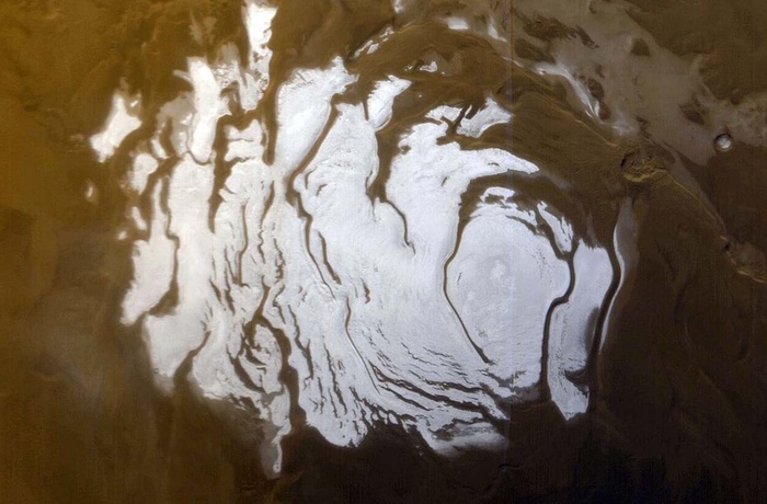 ����� �������� ����� ����� �� ������ ������������ �������� NASA Mars Global Surveyor. ����������� �������� ������� Mars Orbiter Camera 17 ������ 2000 ���� / � NASA/JPL/MSSS