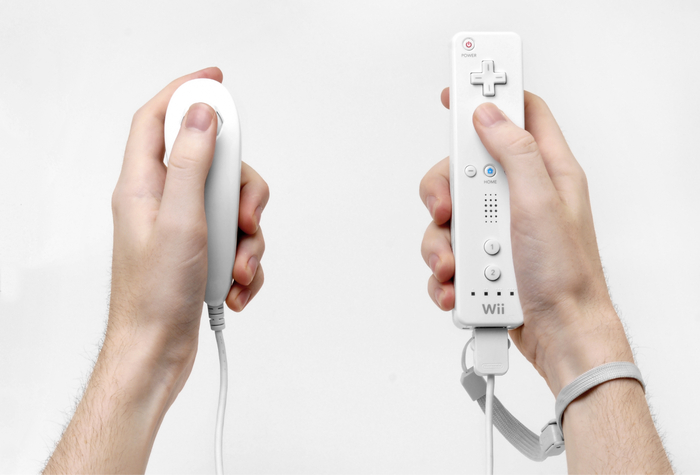 <a href="https://commons.wikimedia.org/wiki/File:Wiimote-in-Hands.jpg" target="_blank" rel="nofollow noopener">��������</a>