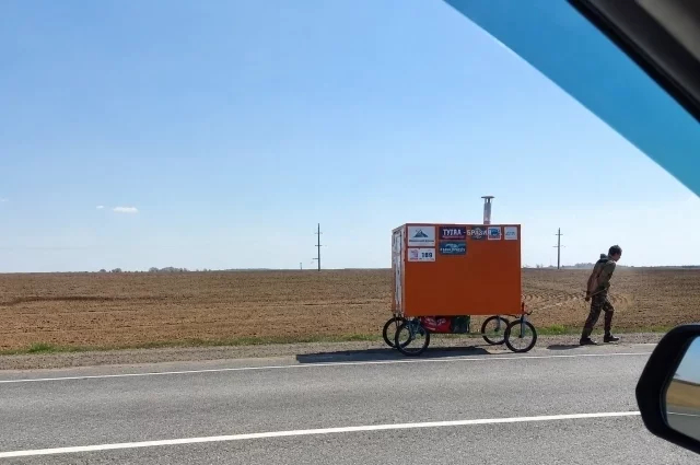 �������