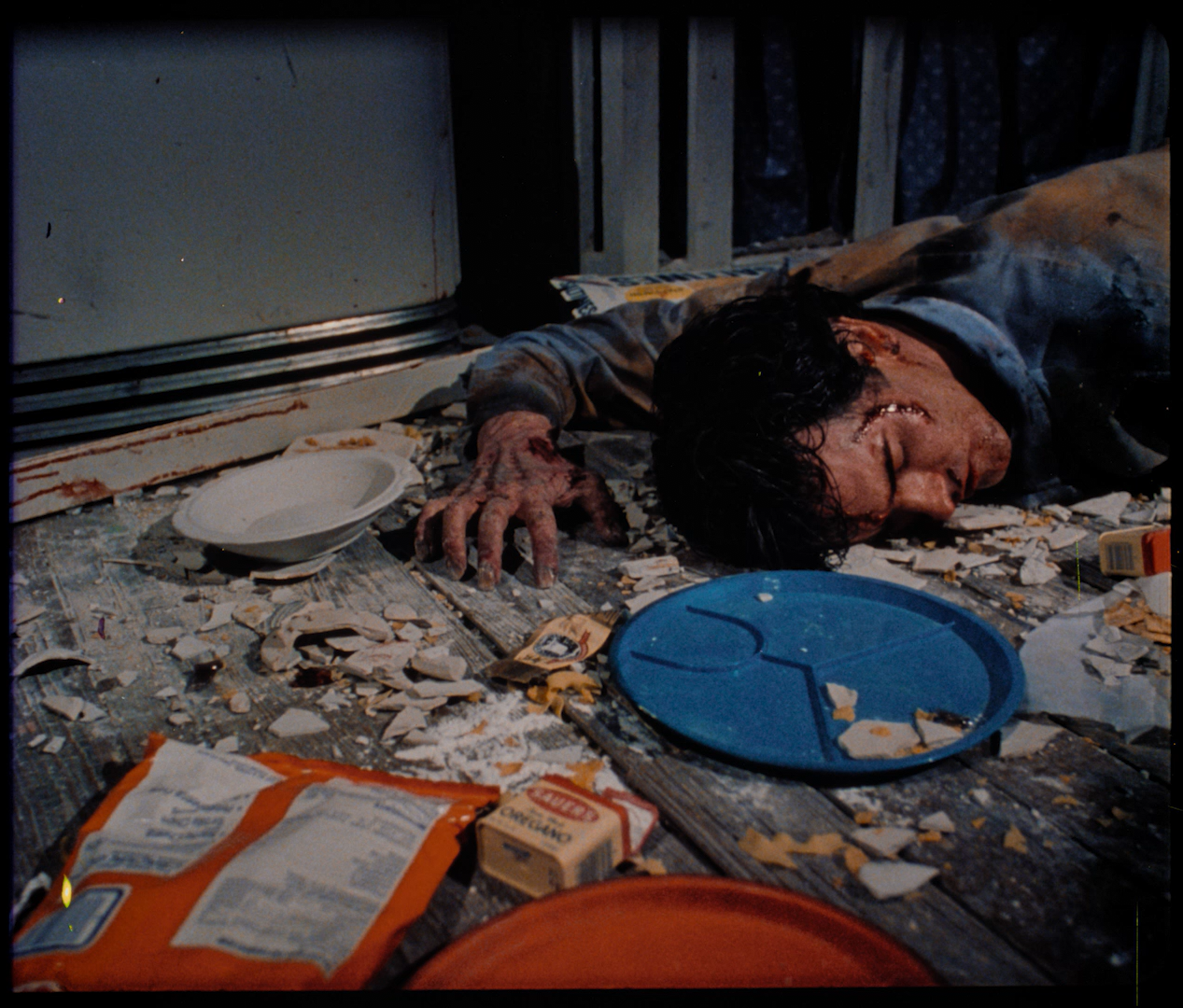 Evil Dead Part II (1987) 35mm film scan in 2 versions for a classic viewing experience - My, Movies, Film and TV series news, I advise you to look, Actors and actresses, Screenshot, Film, 35mm, Nostalgia, Old school, Oldfags, 80-е, Bruce Campbell, Evil Dead, Horror, Comedy, Humor, The photo, VHS, Hollywood, Stephen King, Longpost