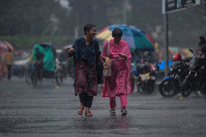 Дождь в Дакке, Бангладеш //Фото: Zabed Hasnain Chowdhury/NurPhoto via Getty Images