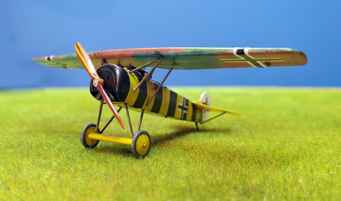 Модель самолета Fokker E.V . Roden. Масштаб 1/72.