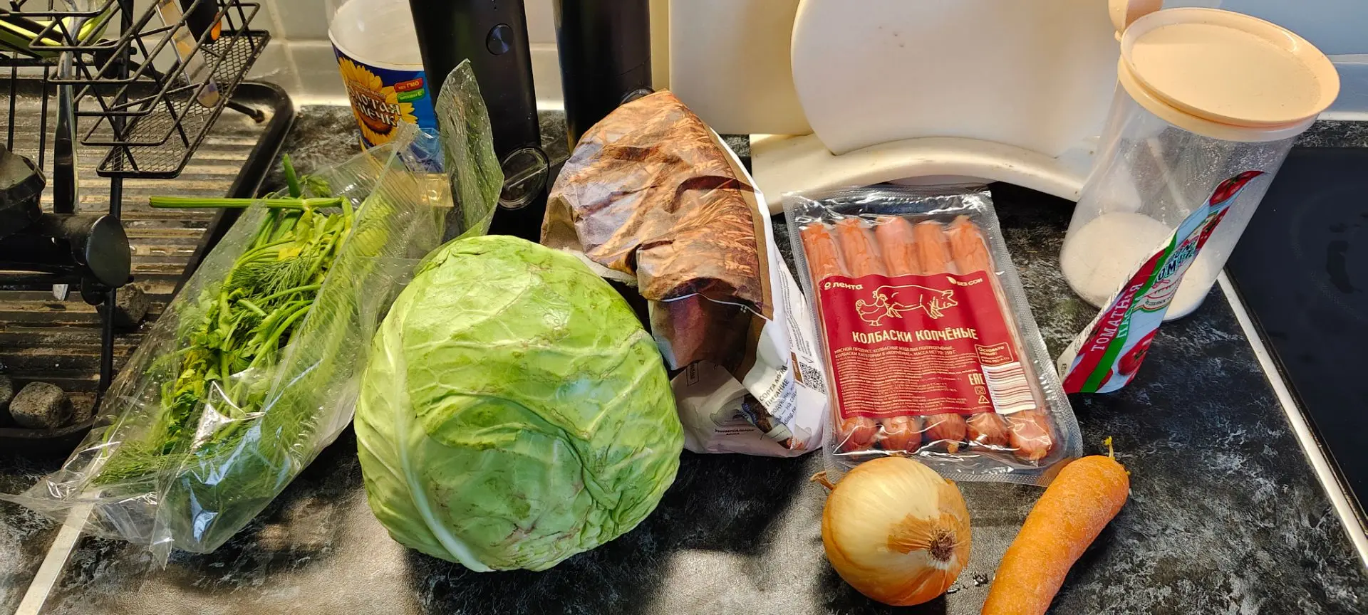 Stewed cabbage with smoked sausages! - Series Male Homemade
, My, Recipe, Men's cooking, Food, Vegetables, Cabbage, Sausage, Kitchen, Men, Preparation, Yummy, Dinner, Cooking for the lazy, Sauce, Greenery, The photo, Mobile photography, Longpost