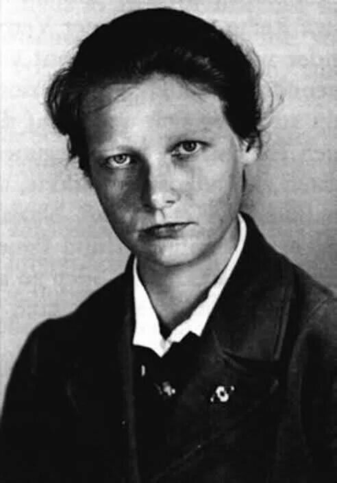 Она ставила эксперименты над людьми в концлагерях в 1943, а ее оправдали в 1951 году...