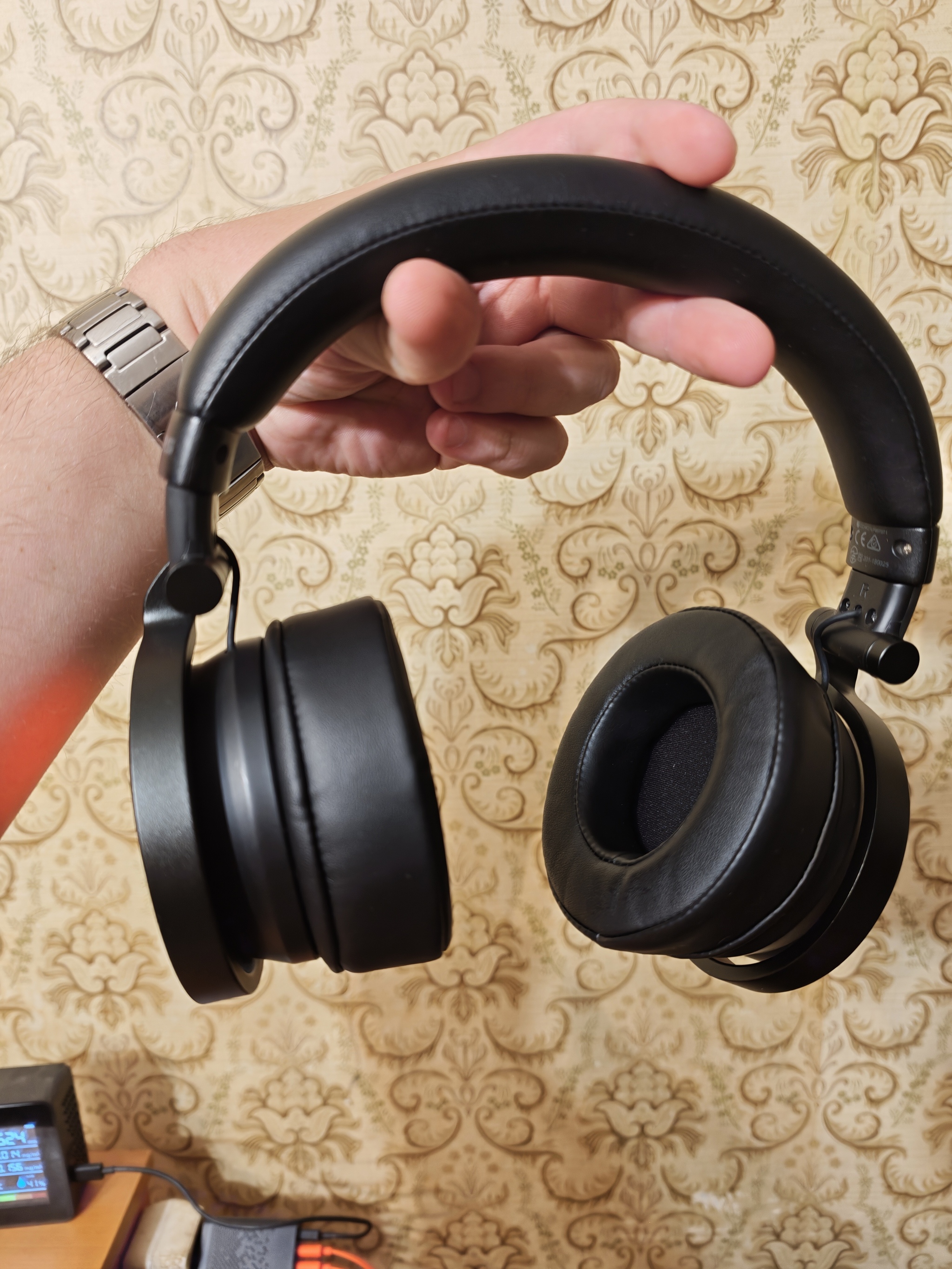 How I brought my favorite headphones back to life when new ear pads weren't available. - My, With your own hands, Wireless headphones, Repair of equipment, Life hack, Longpost