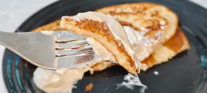 Kefir pancakes for breakfast! - My, Recipe, Bakery products, Men's cooking, Breakfast, Food, Pancakes, Kitchen, Cooking, Cooking for the lazy, Preparation, Dough, Flour, The photo, Mobile photography, Male, Family, Sweets, Sour cream, Dessert, Longpost