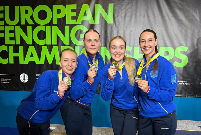 Российские саблистки выиграли золото чемпионата Европы в командном турнире