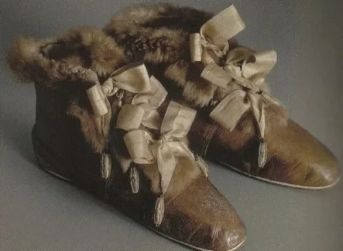 But the slippers weren't made of crystal. - Series Interesting in VK, Charles Perrault, Cinderella, Crystal slipper, Ugg boots, Error, Lost in translation