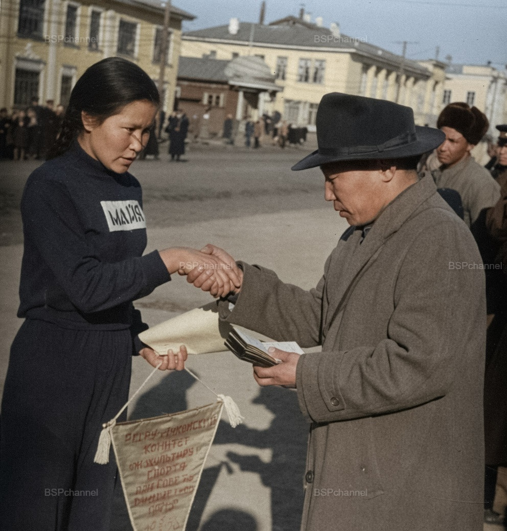 Life in Soviet Yakutsk in the 1960s. 20 colorized photographs. - Series the USSR, My, Historical photo, Old photo, 20th century, The photo, Yakutsk, Yakutia, 60th, the USSR, Childhood in the USSR, Colorization, Longpost