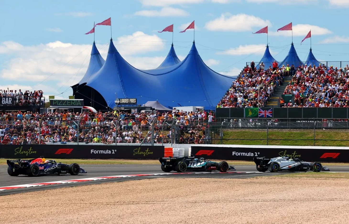 2026 British Grand Prix: Leclerc wins for the first time in two years, Russell and Hamilton take home podium - Series F1 is the queen of motorsport, My, Автоспорт, Formula 1, Speed, Race, Competitions, The photo, Great Britain, Charles Leclerc, Lewis Hamilton, George Russell, Lando Norris, Ferrari, Max Verstappen, Mercedes, Mclaren, Jeremy Clarkson, Brian May, Athletes, Sport, Extreme, Longpost