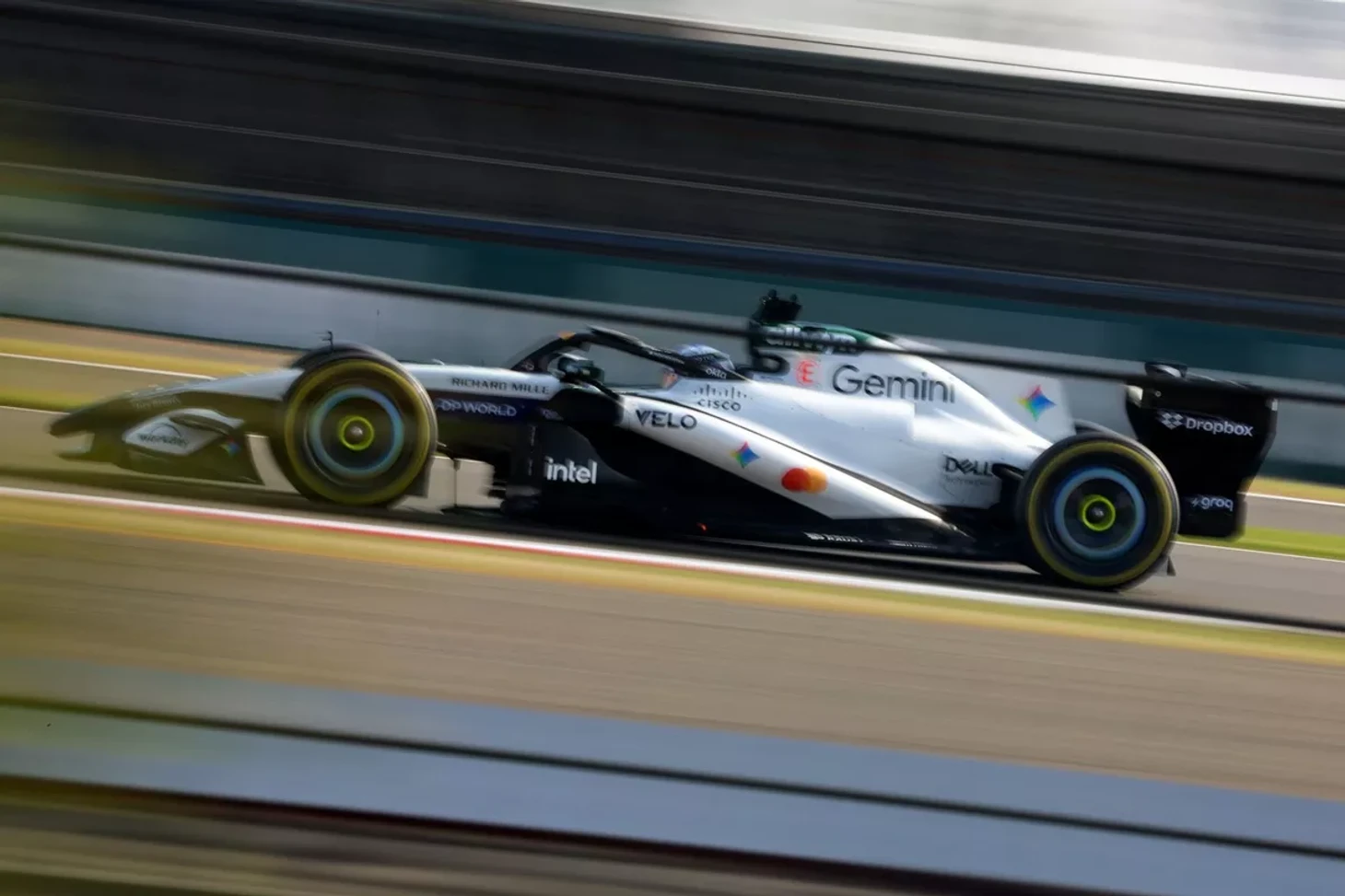 2026 British Grand Prix: Leclerc wins for the first time in two years, Russell and Hamilton take home podium - Series F1 is the queen of motorsport, My, Автоспорт, Formula 1, Speed, Race, Competitions, The photo, Great Britain, Charles Leclerc, Lewis Hamilton, George Russell, Lando Norris, Ferrari, Max Verstappen, Mercedes, Mclaren, Jeremy Clarkson, Brian May, Athletes, Sport, Extreme, Longpost