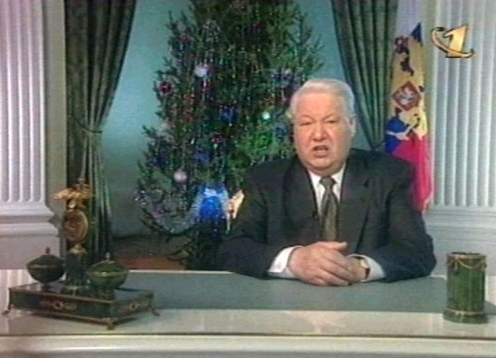 Историческое телеобращение Бориса Ельцина 31 декабря 1999 года. Источник: STR New / Reuters.