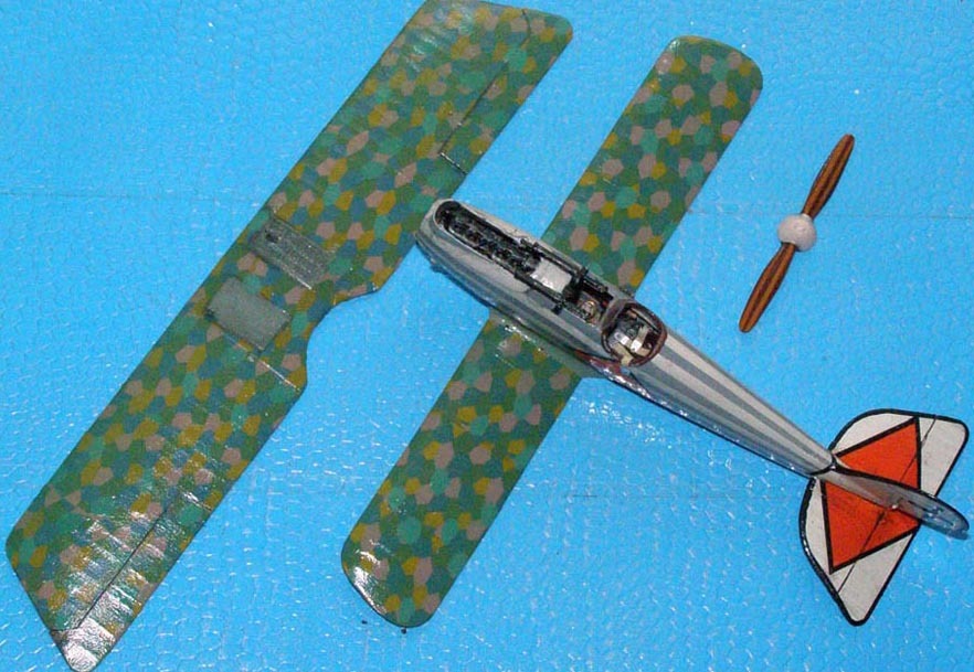 Pfalz D.IIIa – Striped - My, Aviation, Military aviation, Fighter, Aircraft modeling, Stand modeling, Scale model, Longpost