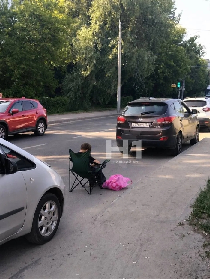 Когда у отца много дел, а очередь сама себя не займёт.