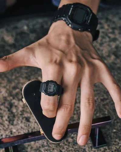 Just when it seems like Casio can't surprise anyone anymore... along comes a watch that fits on your finger. - Design, Clock, Short videos, Vertical video, Presents, Japan, Video, Longpost