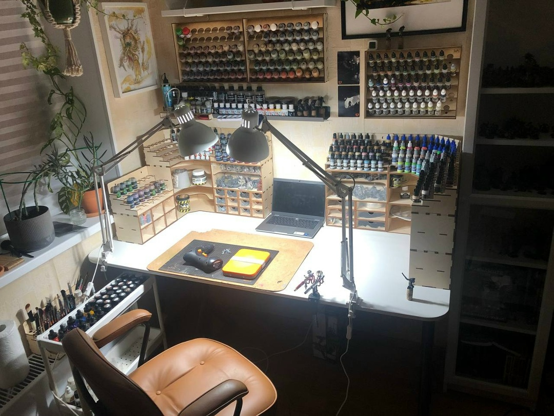 My Hobby Spot: How It All Began and How My Miniature Painting Table Has Changed - My, Workshop, Interior, Accessories, Painting miniatures, Miniature, Modeling, Warhammer 40k, Warhammer, Hobby, Stand modeling, Wh other, Board games, Wh miniatures, Painting, Diorama, Scale model, Longpost