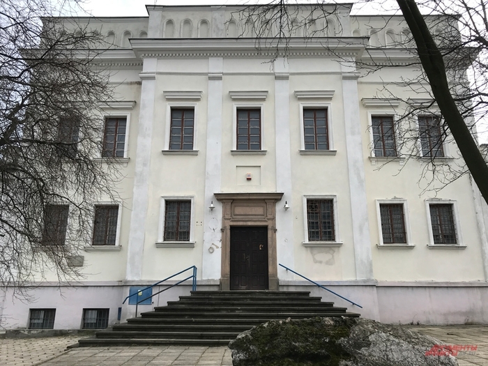 Здание бывшей синагоги. Фото: <a href="https://pikabu.ru/story/ubyom_kak_delal_gitler_pochemu_polshe_tak_khotelos_podstavit_sssr_14223986?u=http%3A%2F%2Fwww.aif.ru%2F&t=%D0%90%D0%B8%D0%A4&h=093da90650d014234c1371d8eb145f99d347ac51" title="http://www.aif.ru/" target="_blank" rel="nofollow noopener">АиФ</a>/ Георгий Зотов
