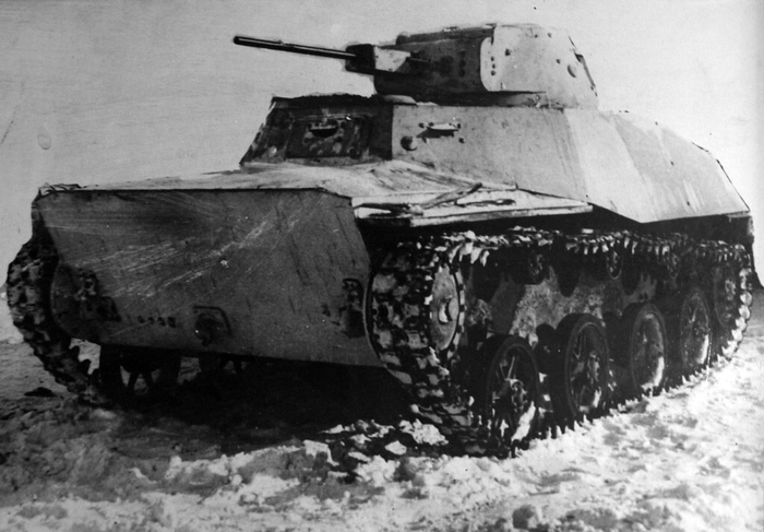 Малый танк Т-30 - промежуточное звено между Т-40 и Т-60 (первые даже оснащались ДШК, а не ШВАК)